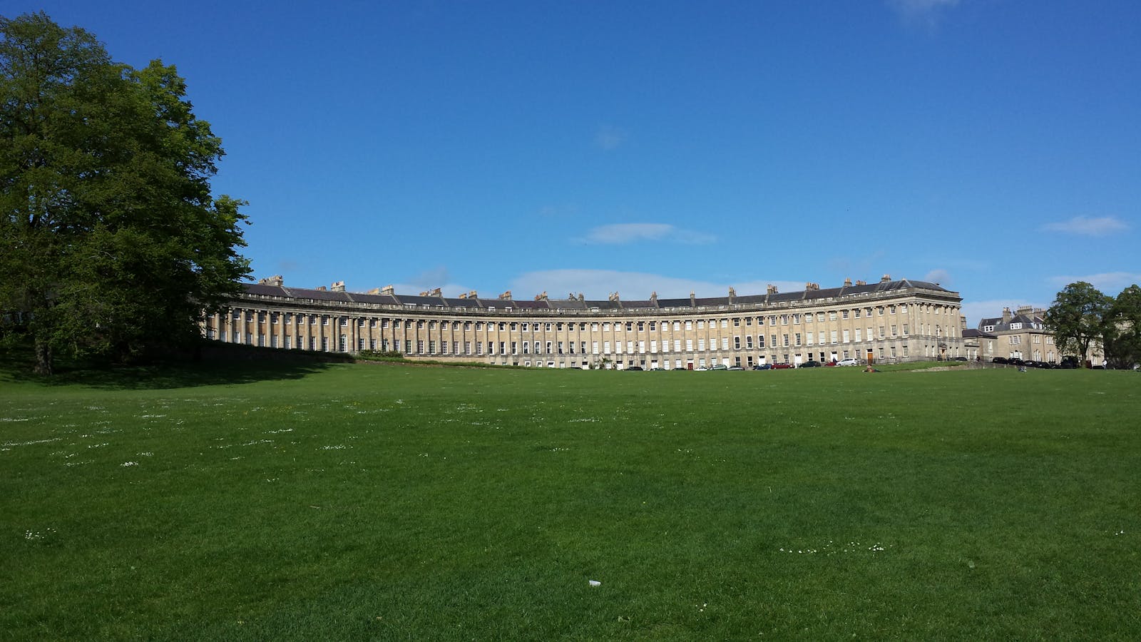 Georgian Queen Square exterior outside Phrontrow